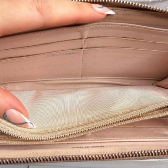 Chanel Pink Taupe Quilted Zip Around Wallet Lambskin COA Authenticated & Dusty - Picture 11 of 13